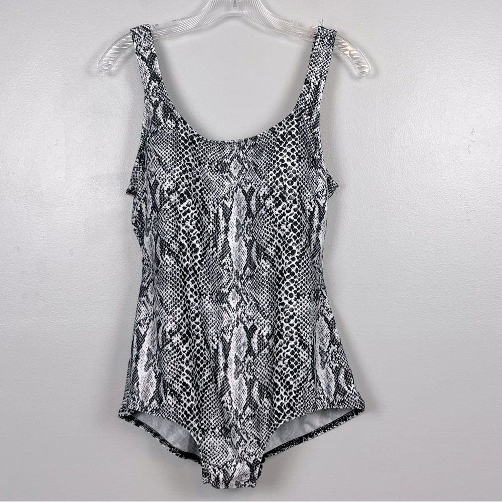 Dippin Daisys black & white snakeskin modest 1 piece swimsuit, size 18W.